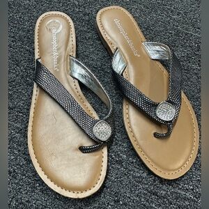 Christopher & Banks Black Silver Rhinestone Bling Flip Flop Sandals Womens Sz 10